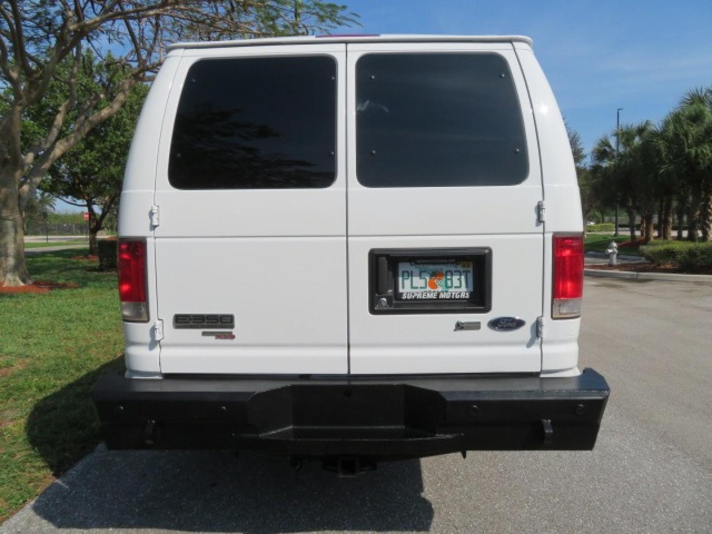 2014 White /GRAY Ford E-Series Wagon XLT (1FBSS3BL6ED) , AUTOMATIC transmission, located at 4301 Oak Circle #19, Boca Raton, FL, 33431, (954) 561-2499, 26.388861, -80.084038 - Photo#34